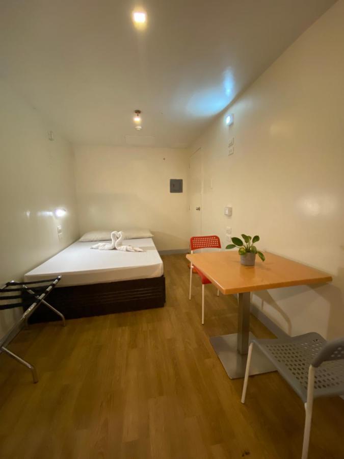 Burgos Hub Hostel Pasay Dış mekan fotoğraf